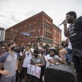 VIDEO | Minneapolise linnapea keeldus toetamast politsei laialisaatmist ja aeti seetõttu protestilt minema