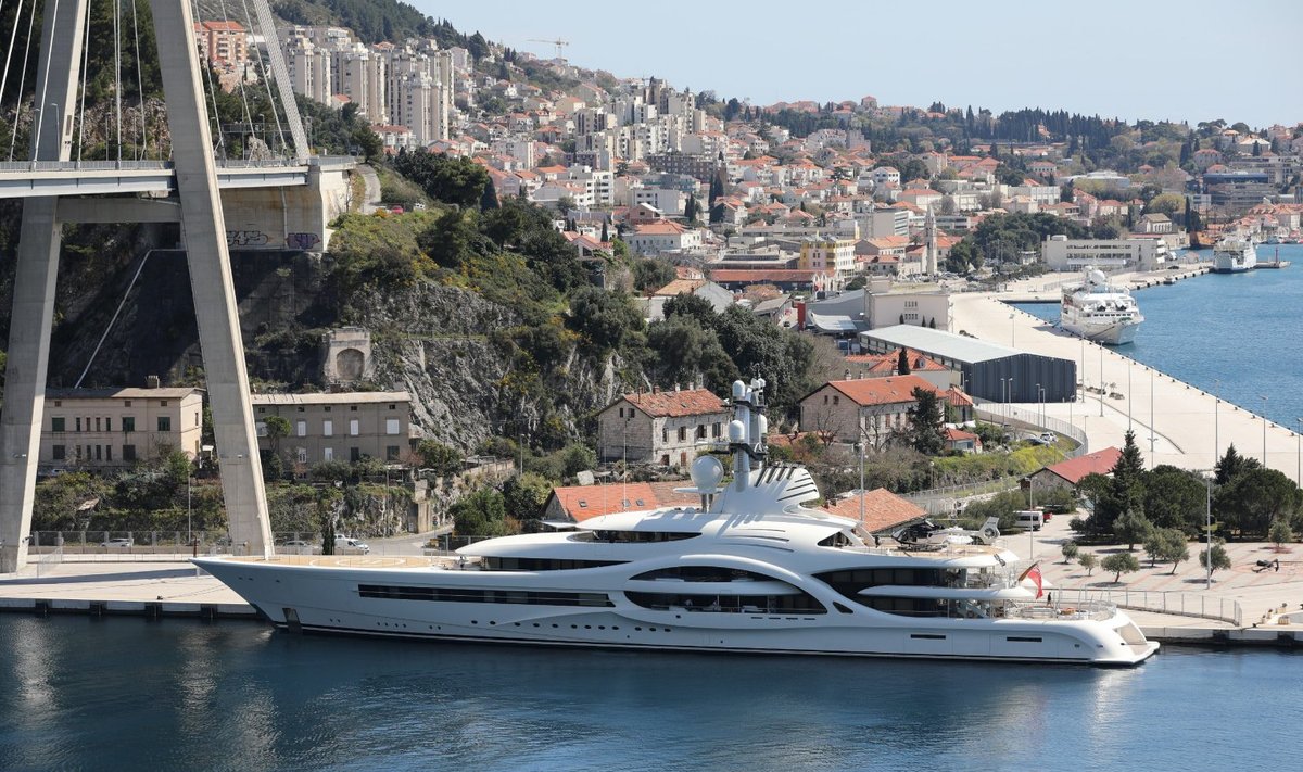 Horvaatia sadamas peatuv luksusjaht Anna. Omanikuks on Vene miljardär ja Monaco jalgpalliklubi president Dmitri Rybolovlev