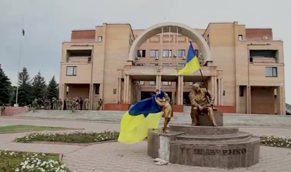 Balakliia on üks mitmest linnast, mille kesklinnas võib tänasest taas lehvimas näha Ukraina lippe.
