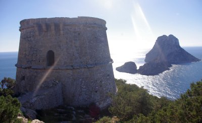 Torre des Savinar piraaditorn veel parema vaatega saartepaarile.