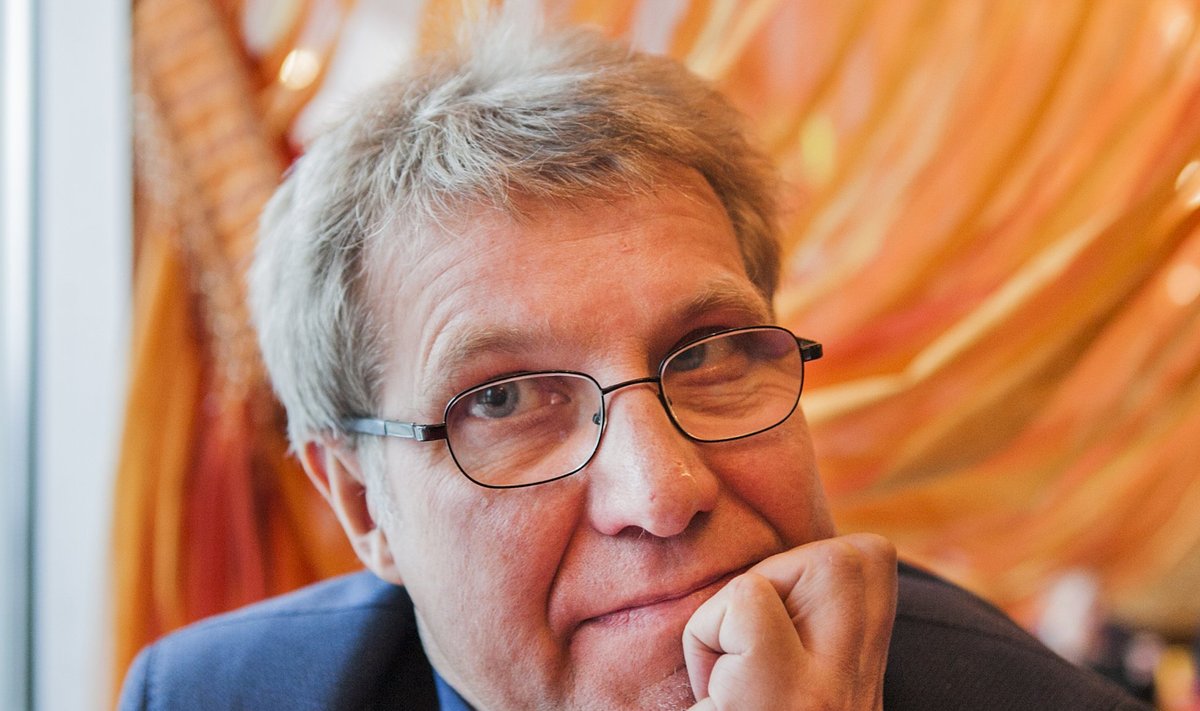 Kommunismi võib võrrelda mõne agressiivse lahkusulise sektiga, leiab ajaloolane Jaak Valge. Selles võtmes käsitleb ta kommunismi ka oma uues raamatus.