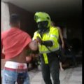 VIDEO | Vanemaid rünnanud endine Milano Interi mängumees veeti veristes riietes majast välja, jalgpallur hakkas vastu ka politseile