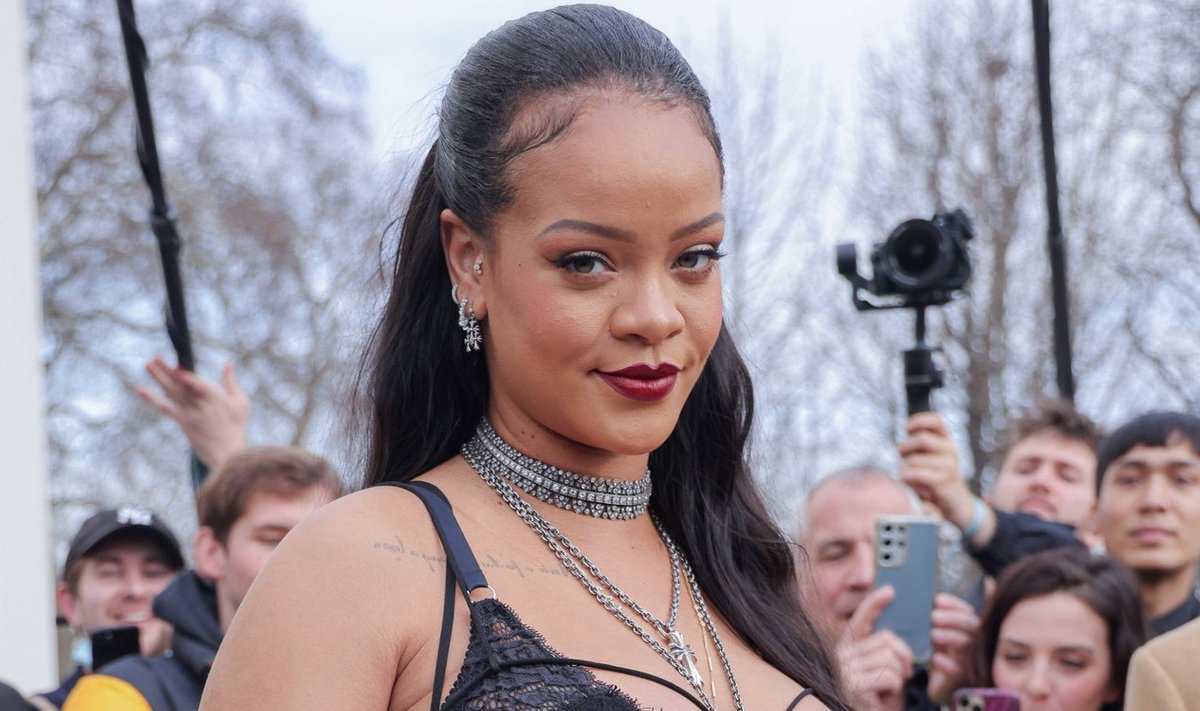 Lauljatar Rihanna Pariisi moenädalal.