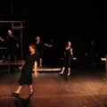 ВИДЕО DELFI: Cтихи, которые не умирают, или Почему студенты Русского театра поют о революции