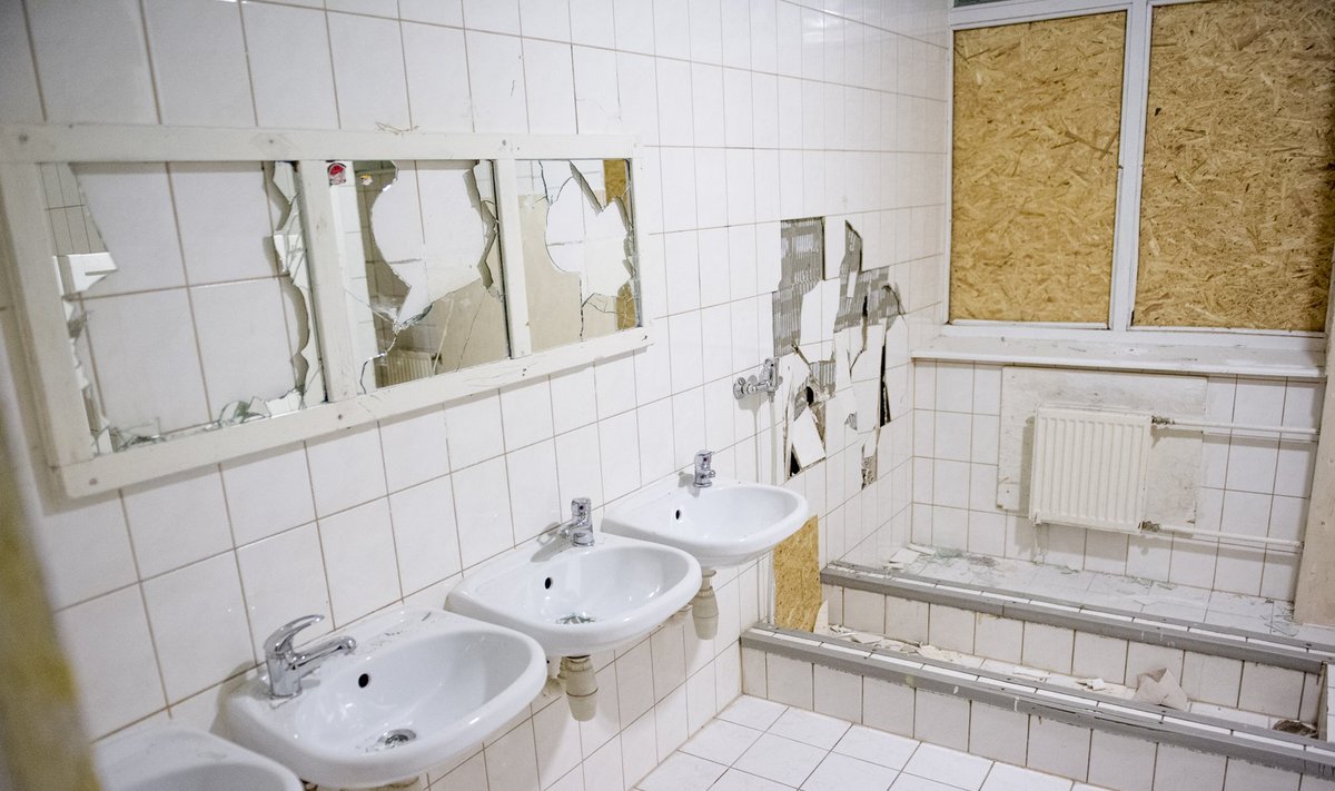 Tapa erikooli WC ja pesuruum pärast jaanuarikuist mässu.