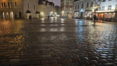 Lainetav Raekoja plats
