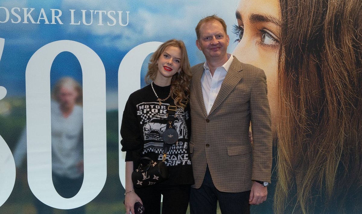 Rahvusvahelistel moelavadel töötav modell ja filminäitleja Adele koos filmiprodutsendist isa Kristian Taskaga.