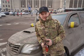 Rassistlikud märkused ja hämarad teod minevikus: Ukraina heaks töötav MTÜ lõpetas koostöö Harri_ESTiga