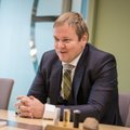 Kes on pehmelt öeldes värvika ajalooga Eesti Posti finantsjuht Charlie Viikberg?