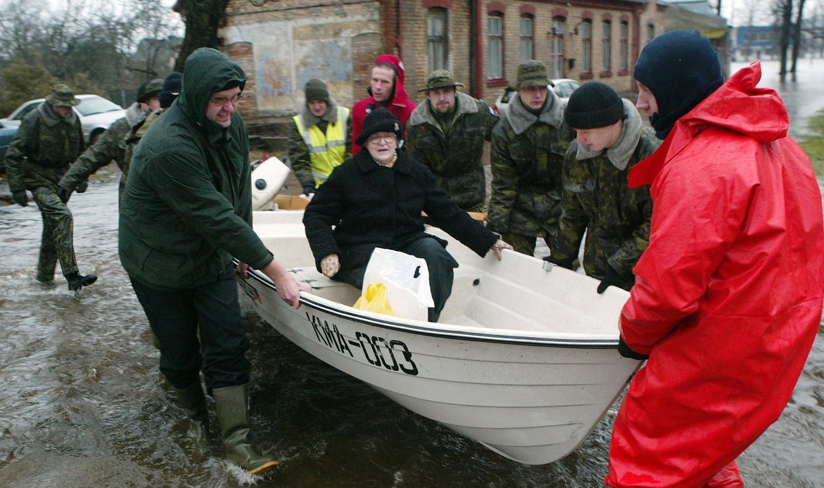 SUUR TORM: 2005. aasta alguses tabas Eestit suur torm, milles enim sai kannatada Pärnu.