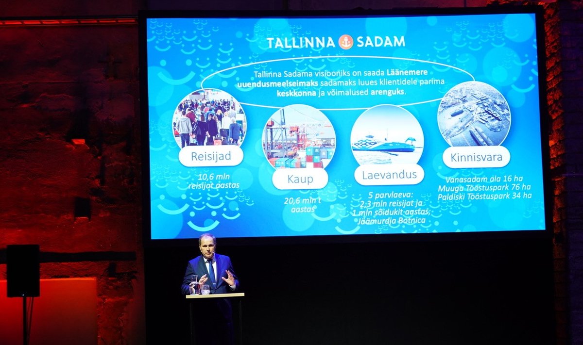 Tallinna Sadama juhatuse esimees Valdo Kalm aktsionäride üldkoosolekul esinemas.