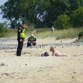 KOLUMN | Margit Adorf: nudism ja naabrivalve - koduaias päevitajad jäävad politsei vastu võitjaks