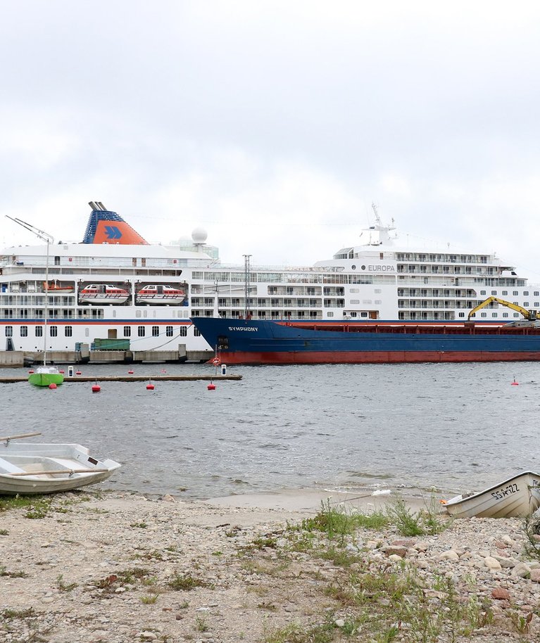 Kruiisilaev Europa Saaremaa sadamas 2016. aasta suvel