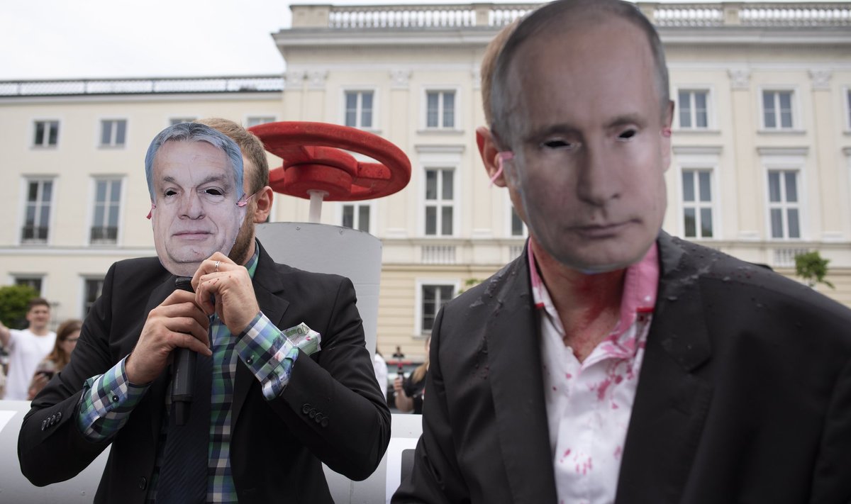 Protest Orbani kremlimeelsuse vastu Varssavis