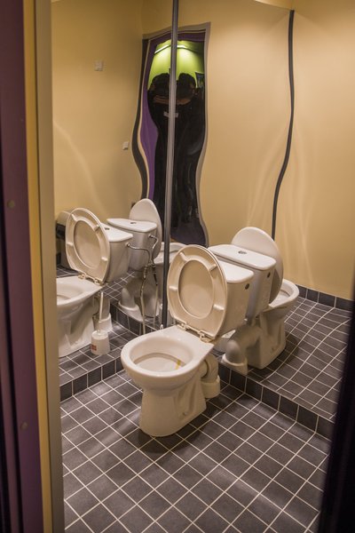 Meditsiiniosakonna tualett proovide võtmiseks