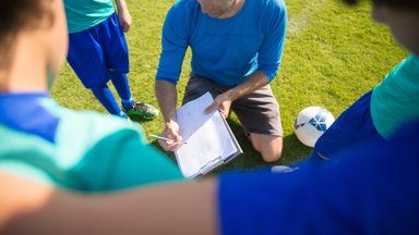 Laste heaolu eest seisja jalgpallis: karjuv treener peaks olema minevik! 