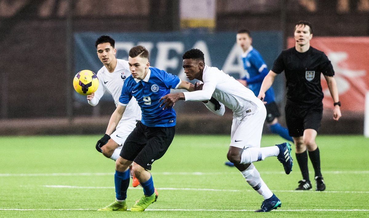 Aleksandr Šapovalov Eesti U17 koondise ridades võidumängus Prantsusmaa vastu