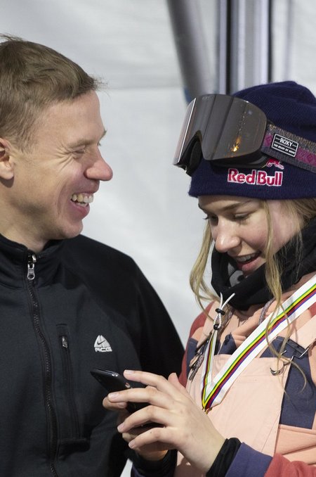 2019. aasta veebruar. Tõnis ja Kelly Sildarul on avalikkuse ees veel nägu naerul, kuid tegelikult on suhted juba mõranenud.