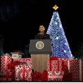 FOTOD: Tuledesäras hüvastijätt! Obamad süütasid viimast korda Valge Maja imedemaa jõuluküünlad