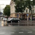 FOTOD ja VIDEO | Comedy Estonia etenduse algus lükkus COVID-meetmete tõttu edasi: järjekord ulatus ümber tänavanurga