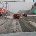 Сильный снег с дождем вызвал хаос в движении общественного транспорта в Таллинне. Без электричества остались десятки тысяч потребителей, нарушено и авиасообщение