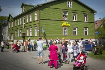Pop-up JÄÄTISEKOHVIK "Jäätis" Vabriku tänaval.