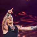 VIDEO| Fännid mures: Robbie Williams pidi 100 000 fänni ees sõu pooleli jätma