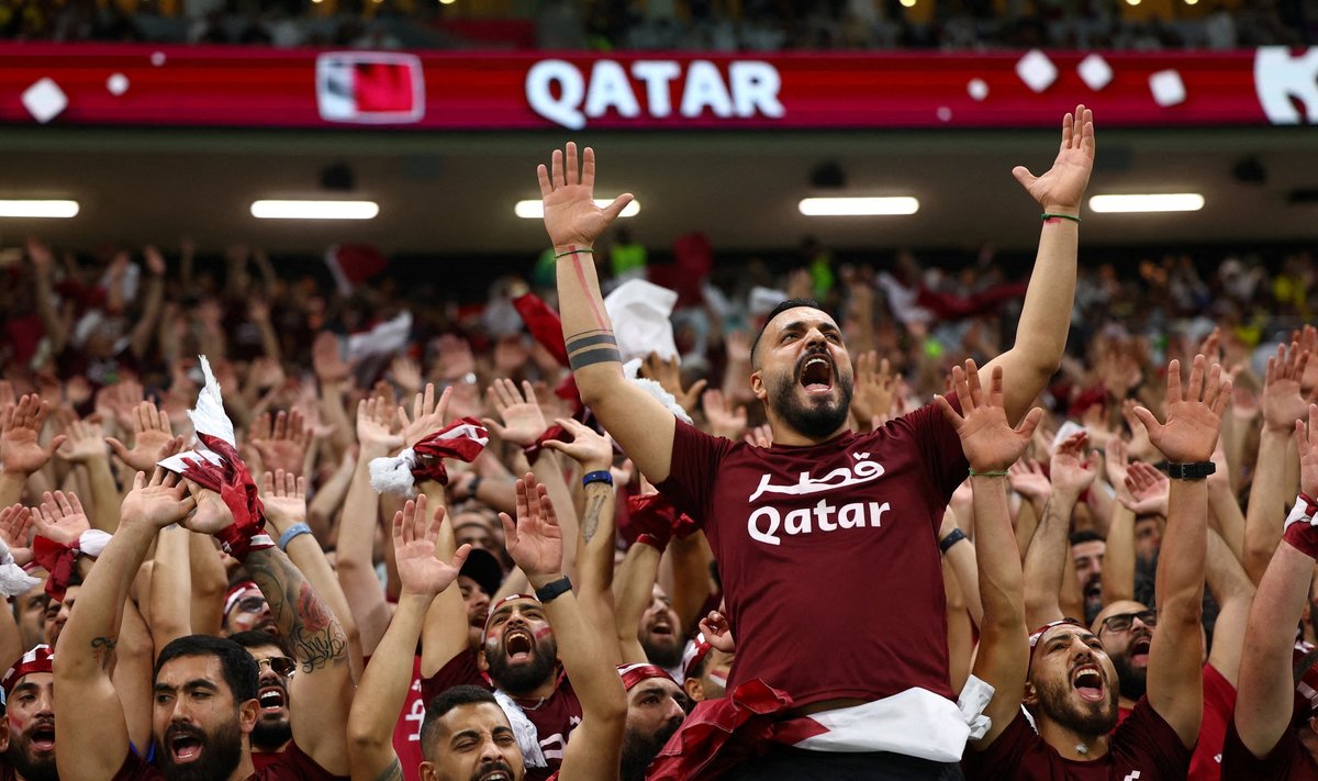 Katari jalgpallikoondise fännid MM-i avamängul.