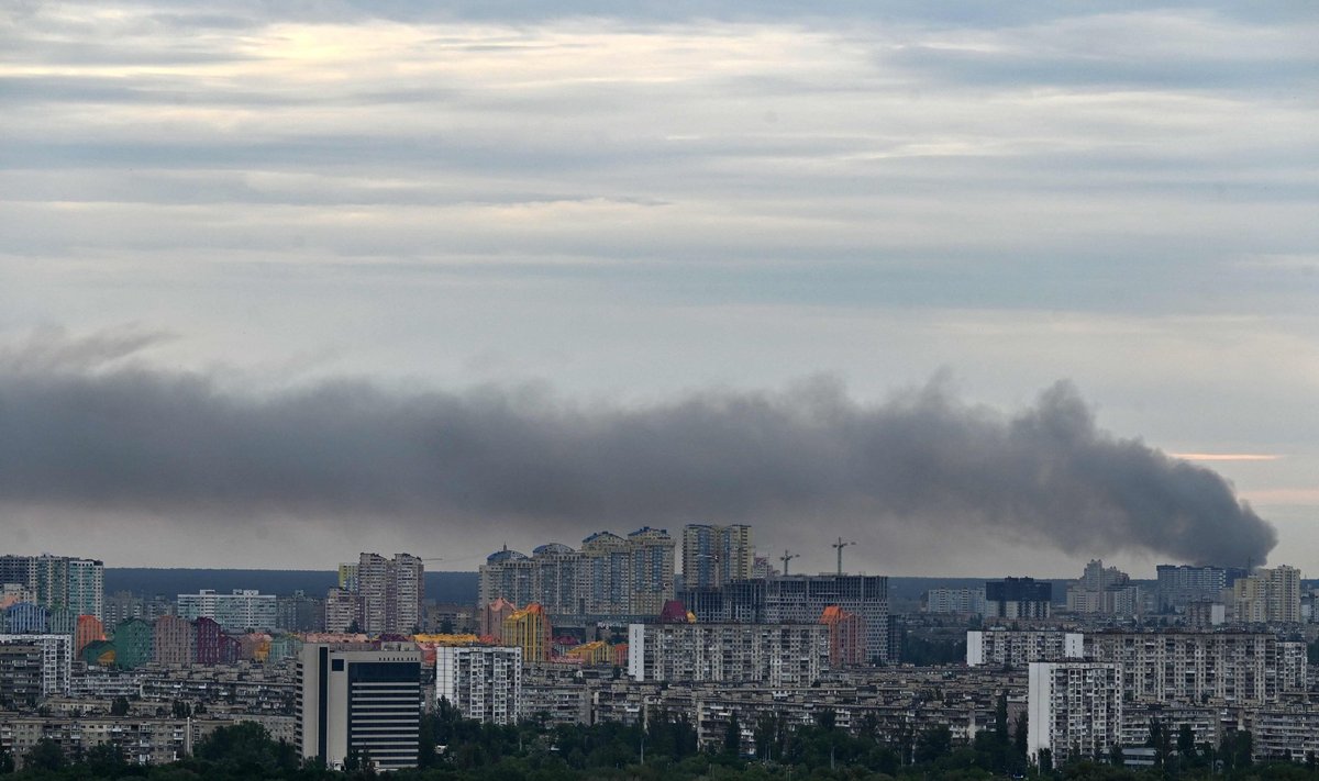 Suits Kiievi kohal. Venemaa raketid tabasid täna linna.