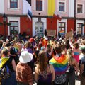 ФОТО | Ратушная площадь в Тарту окрасилась в радужные цвета: в субботу здесь прошел ЛГБТ-парад