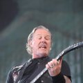 Metallica tühistas Austraalia tuuri, kuna ninamees James Hetfield viidi jälle ravile