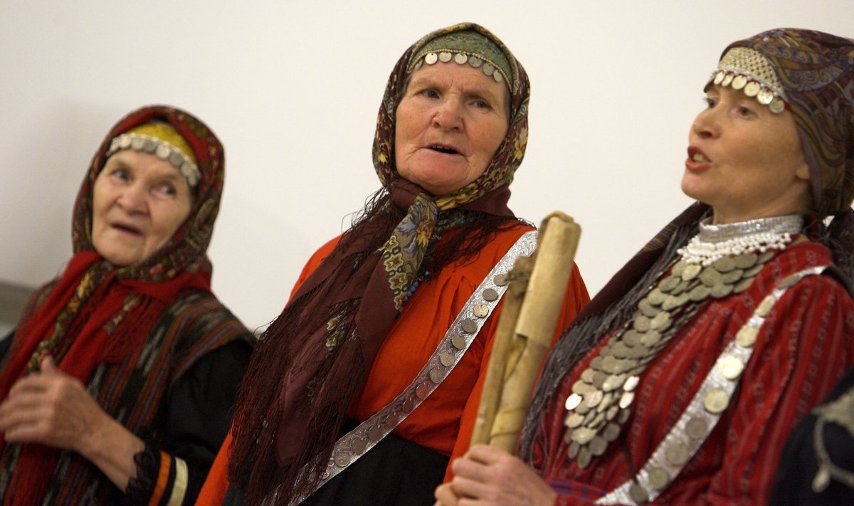 soomeugri hõimupäevad, folkloor