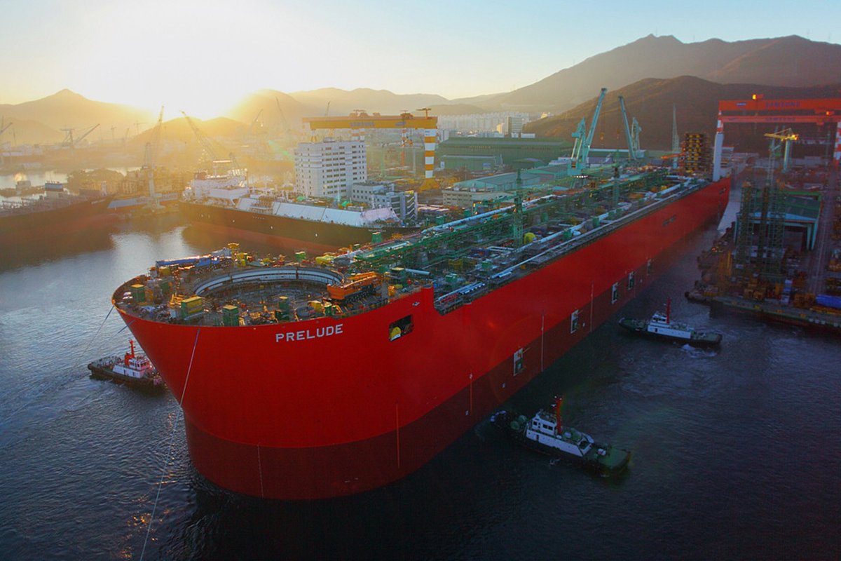 Судно мир. Prelude FLNG. Prelude FLNG корабль. Prelude FLNG самый большой корабль. Супертанкер Prelude.