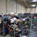Работник возмущен: на складе по сортировке бывшей в употреблении одежды штрафуют за качество