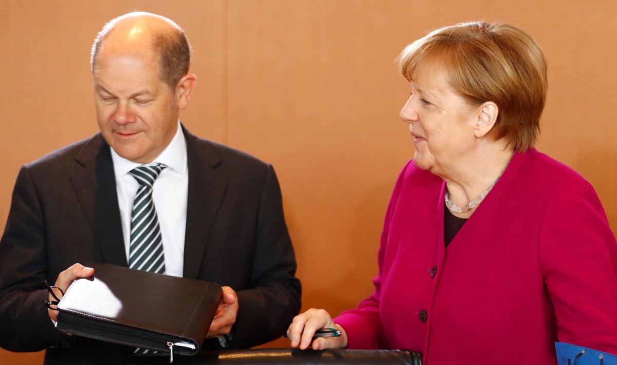 Olaf Scholz ja Angela Merkel