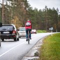 Spetsialistid selgitavad, kuidas peaks jalgratturid maanteel sõitma: hanereas või kõrvuti?