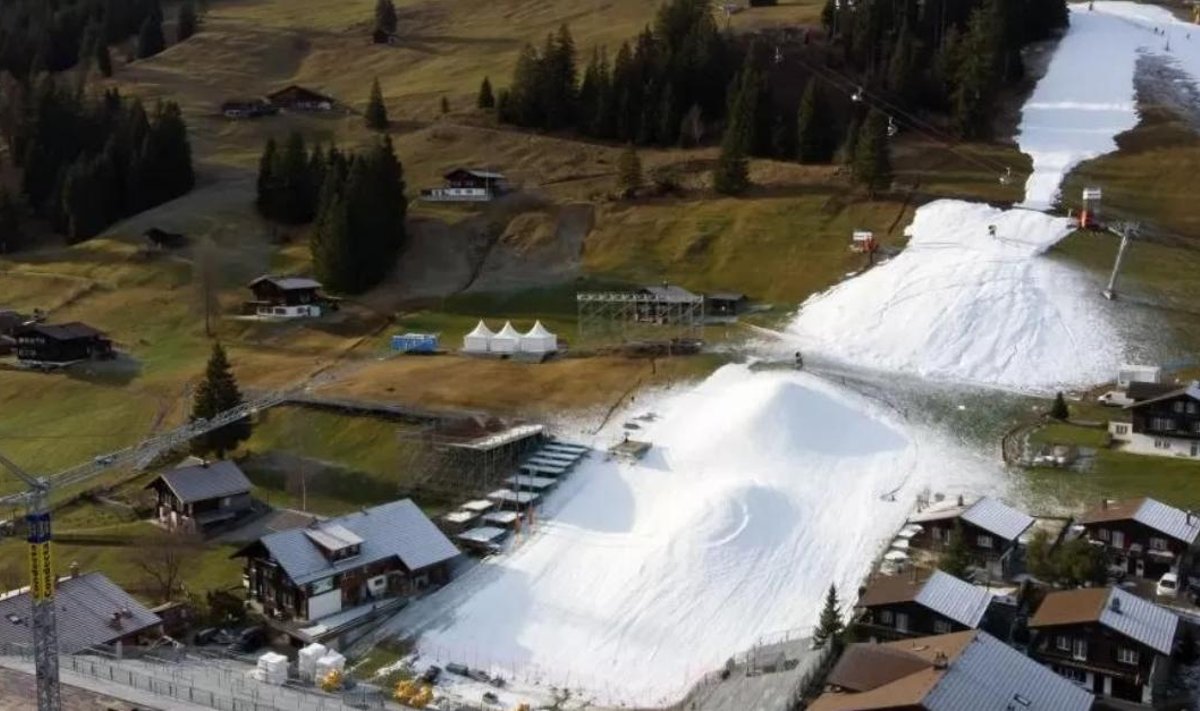 Kuvatõmmis BBC artiklist, kus pildil on Alpid kaetud kunstlumega