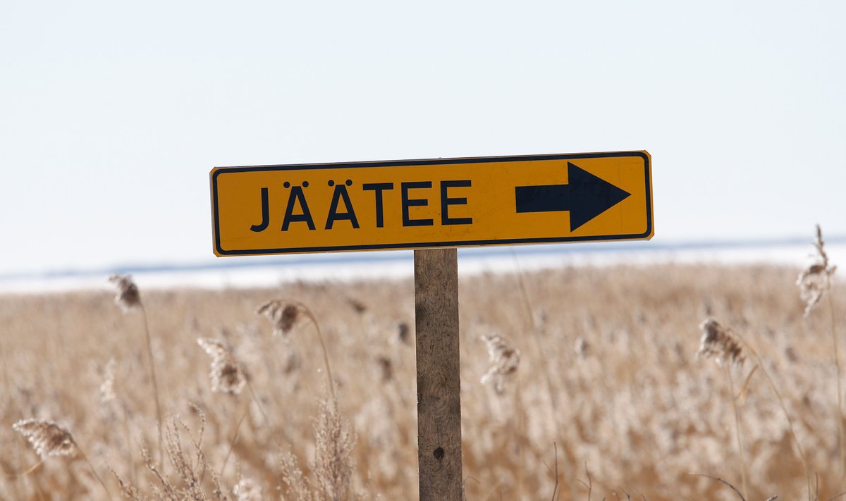 Kihnlaste meenutusel jõudis talvine teepikendus saarele 2014. aastal.