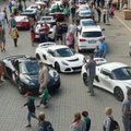 FOTOD ja VIDEOD: Lamborghinid, Lotused, Porsched... Kümned superautod panid Kochi hoovi elama ja mürisema!
