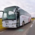 ФОТО | Столкнулись автобус и легковушка - водитель автобуса потерял за рулем сознание