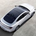 Hyundai tutvustas ametlikult päikesepaneelkatusega autot