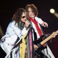 VIDEO: Aerosmithi kitarristil hakkas keset kontserti halb ning muusik viidi teadvusetuna haiglasse