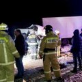 Трагическое ДТП в России: грузовик снес с трассы микроавтобус, погибли 12 человек