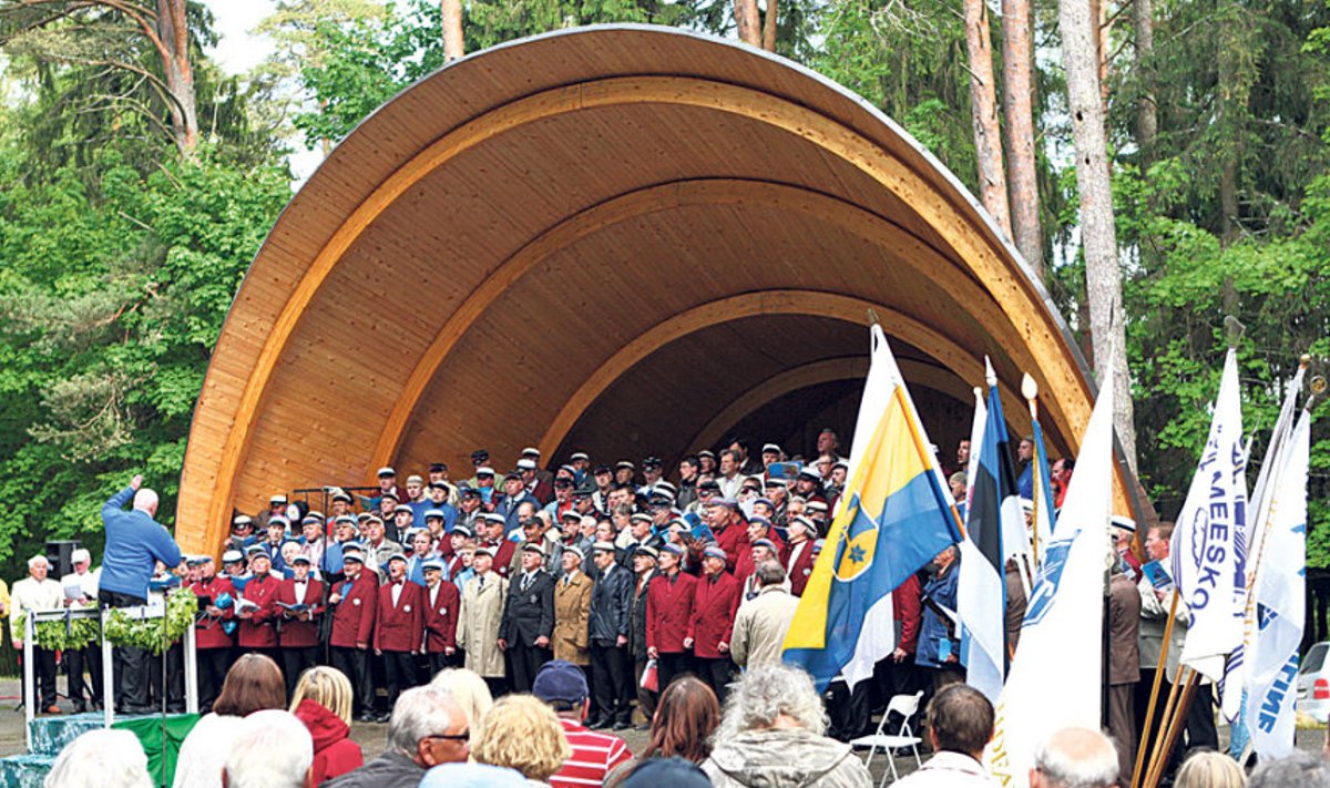 2012. aastal toimus meestelaulu päev Tartumaal Haaslaval. Osa võttis 15 meeskoori üle Eesti.
