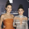 22-aastane miljardäri Kylie Jenneri ja õe Kendalli tooted kaevati ränga autoriõiguste rikkumisega kohtusse