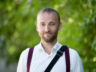 Lauljat, kelle kuulsust võib võrrelda vaid Georg Otsa omaga, mängib Märt Avandi.