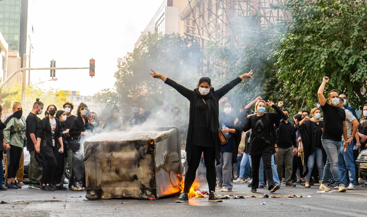 Meeleavaldajad Teherani tänavatel 1. oktoobril.