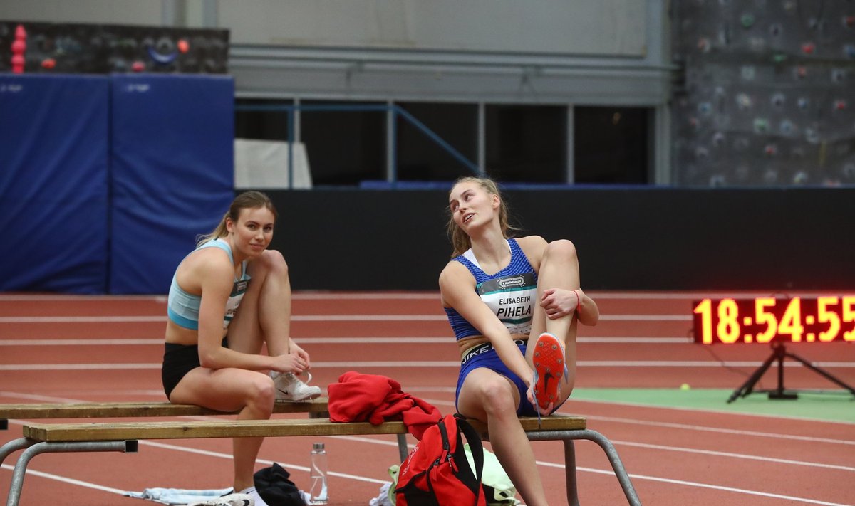 Lilian Turbani ja Elisabeth Pihela sõbralik duell lõppes viigiga.