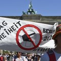 В Берлине 15 тысяч человек протестуют против COVID-ограничений
