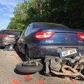 DELFI FOTOD JA VIDEOD | Valingu viadukti juures toimunud kolme auto ja mootorratta kokkupõrke järel viidi kolm inimest haiglasse